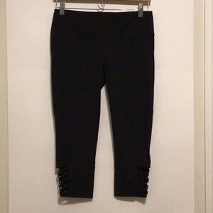 Athleta Mind Over Matter Yoga Pants Capri Leggings Black Size M